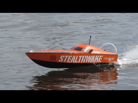 Pro Boat Stealthwake 1 and 2 hit the water for the 1st time in 2022 with a few updates